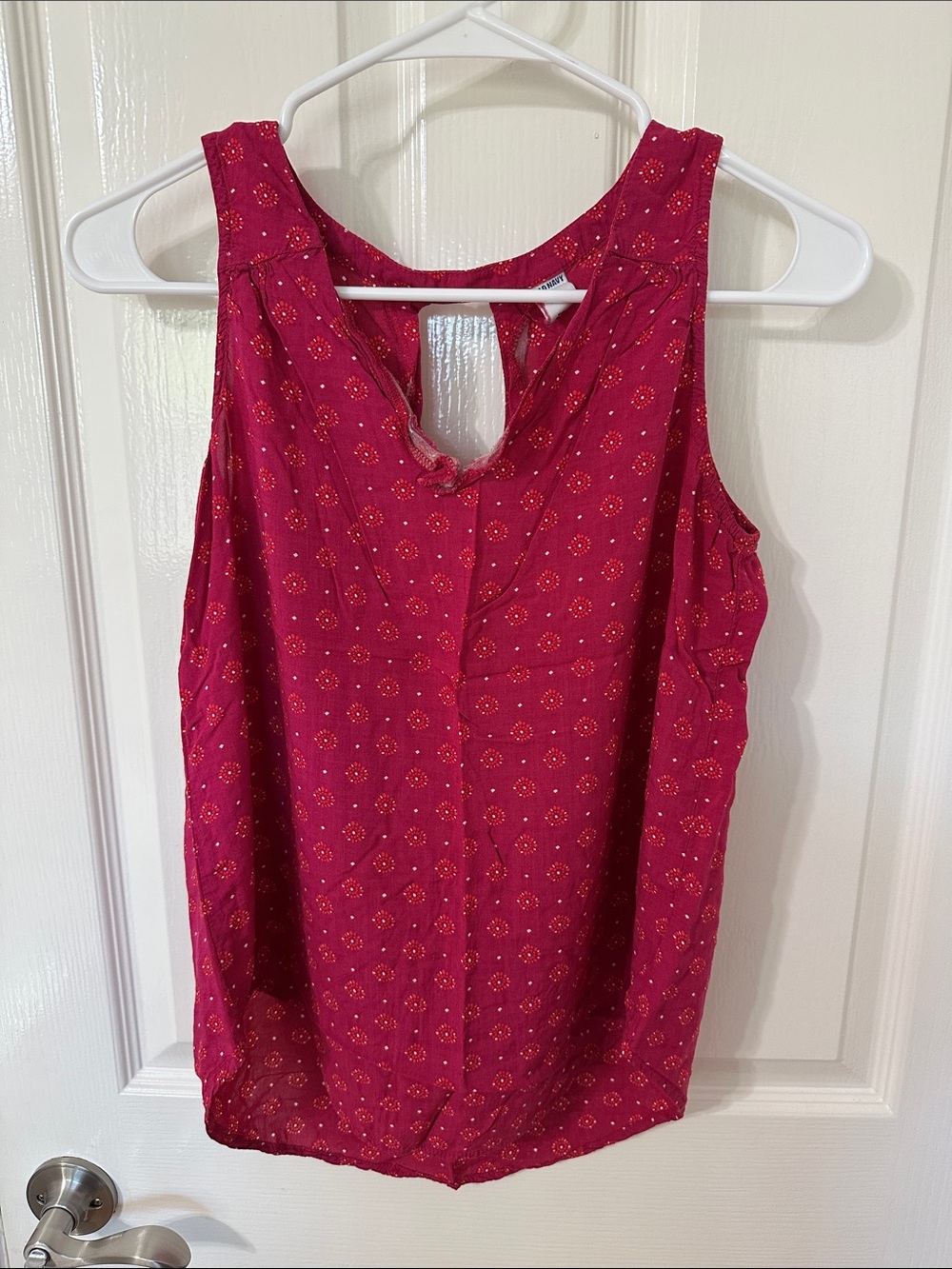 Old Navy Raspberry Floral-Print Sleeveless Keyhole Cami